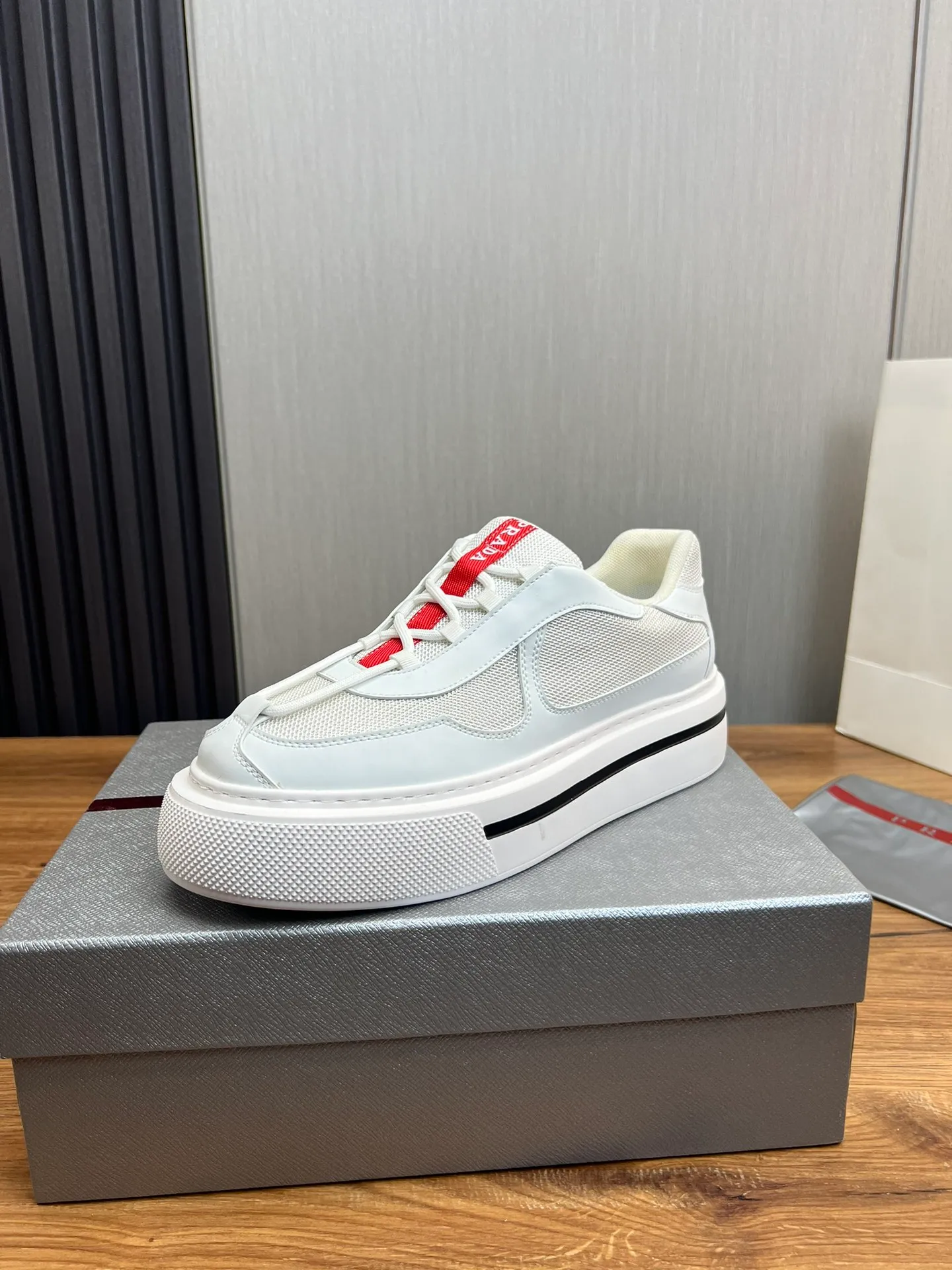 Men's shoes 💰580💰 [PRADA] Men's shoes are popular in the counter, official website is synchronized, 1 high-quality shipment ✔️Original fly-woven cowhide + cowhide lining, 1🆚1 replica, original sole, 38-45 (45 customized, non-refundable)
